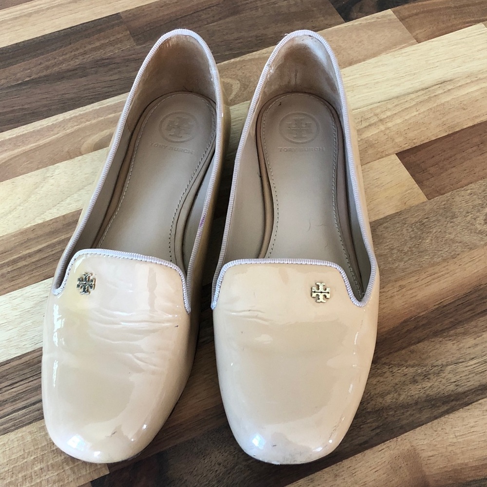 Tory Burch Beige Patent Leather Logo Loafers